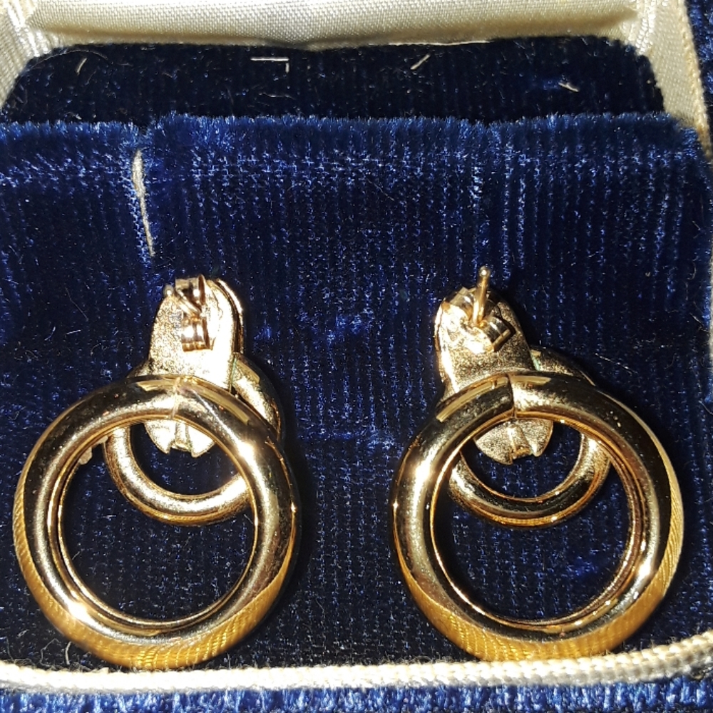 Beautifil with posting & backs 14k gold. - Picture 2 of 4